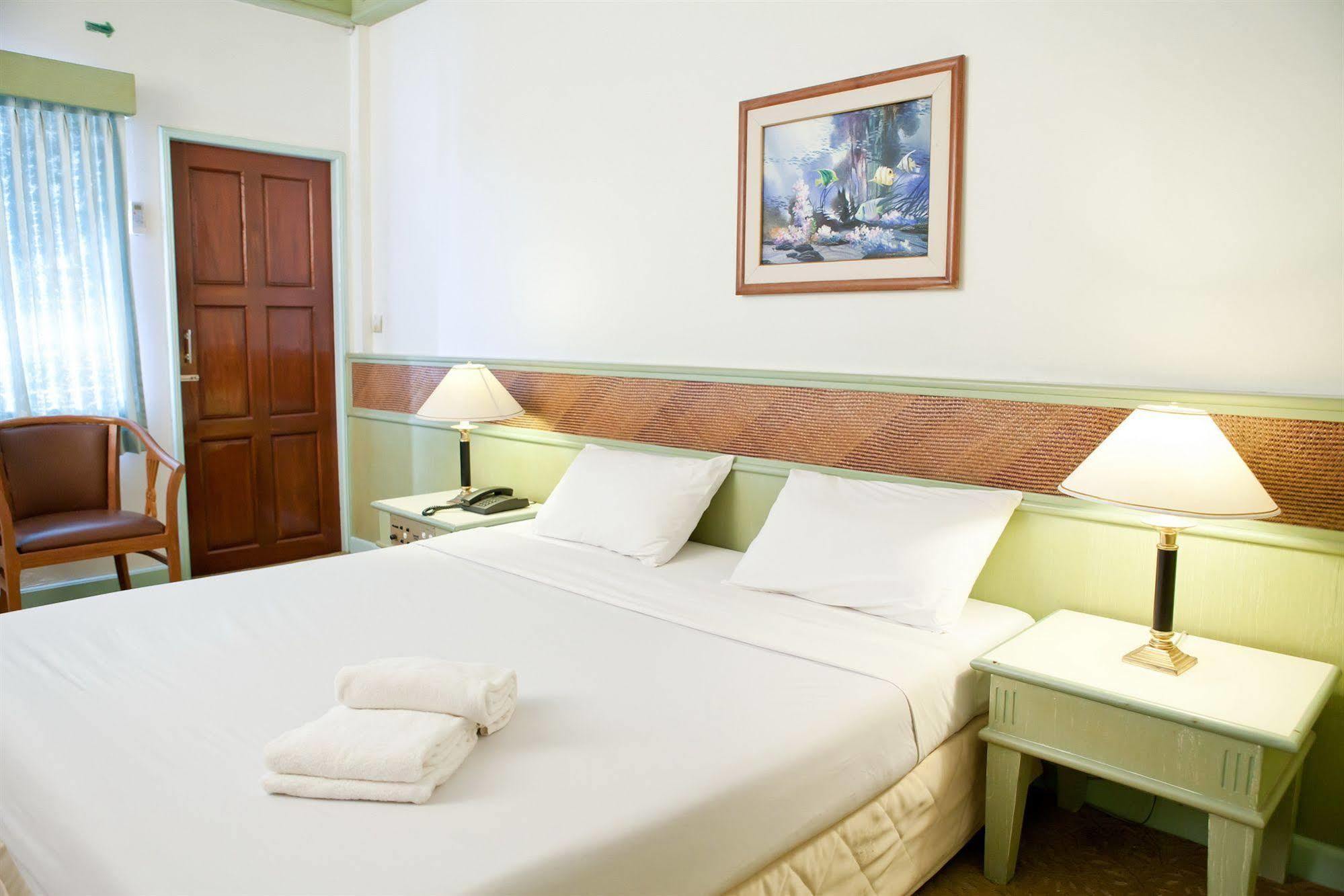 Tanyong Hotel Narathiwat Dış mekan fotoğraf