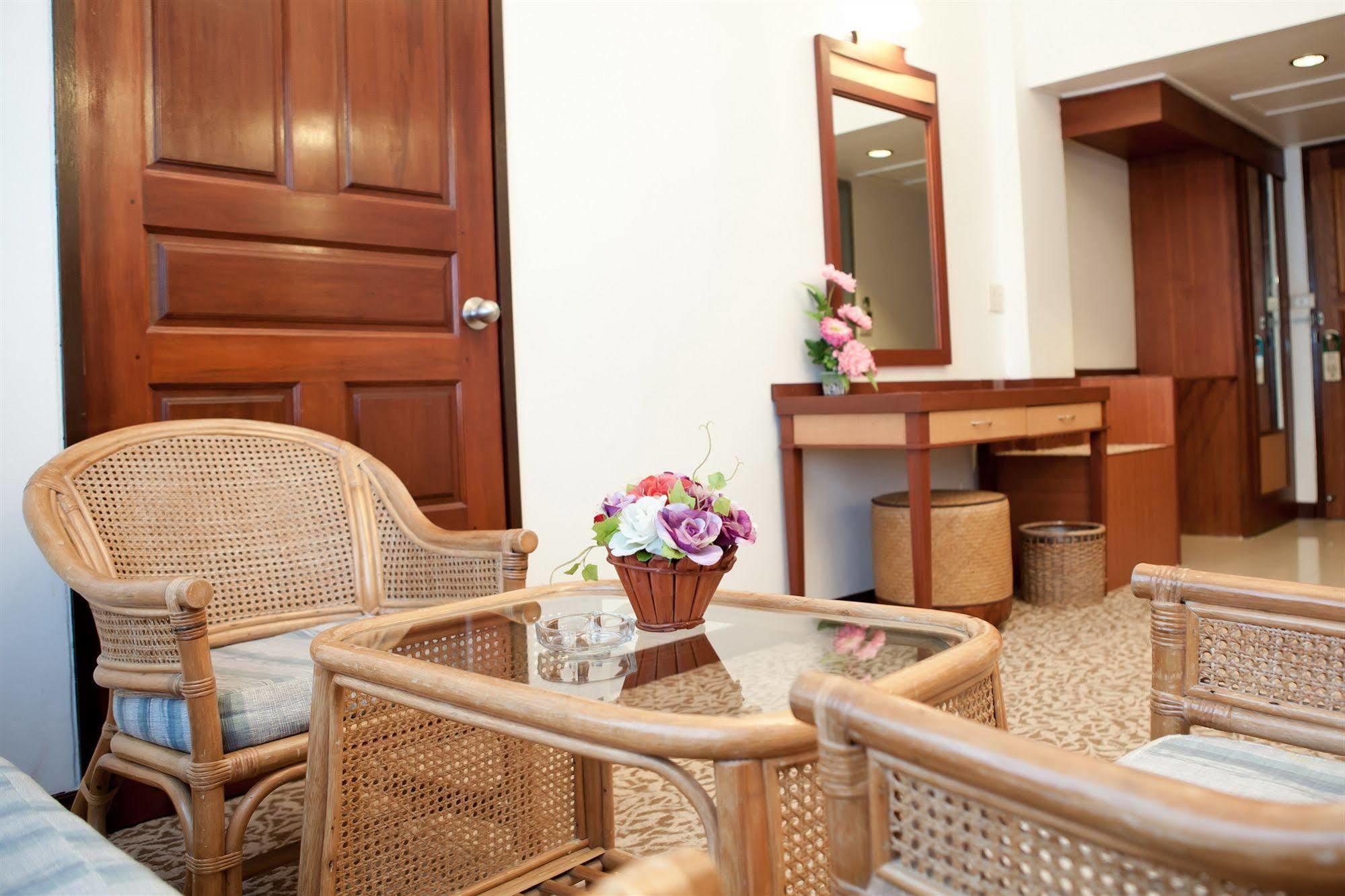 Tanyong Hotel Narathiwat Dış mekan fotoğraf