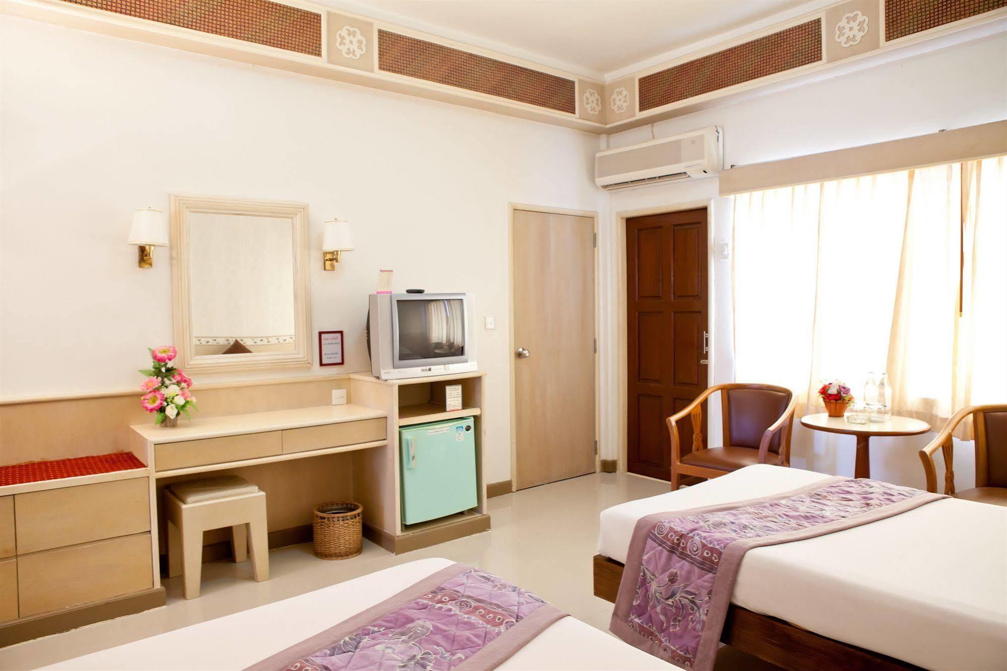 Tanyong Hotel Narathiwat Dış mekan fotoğraf