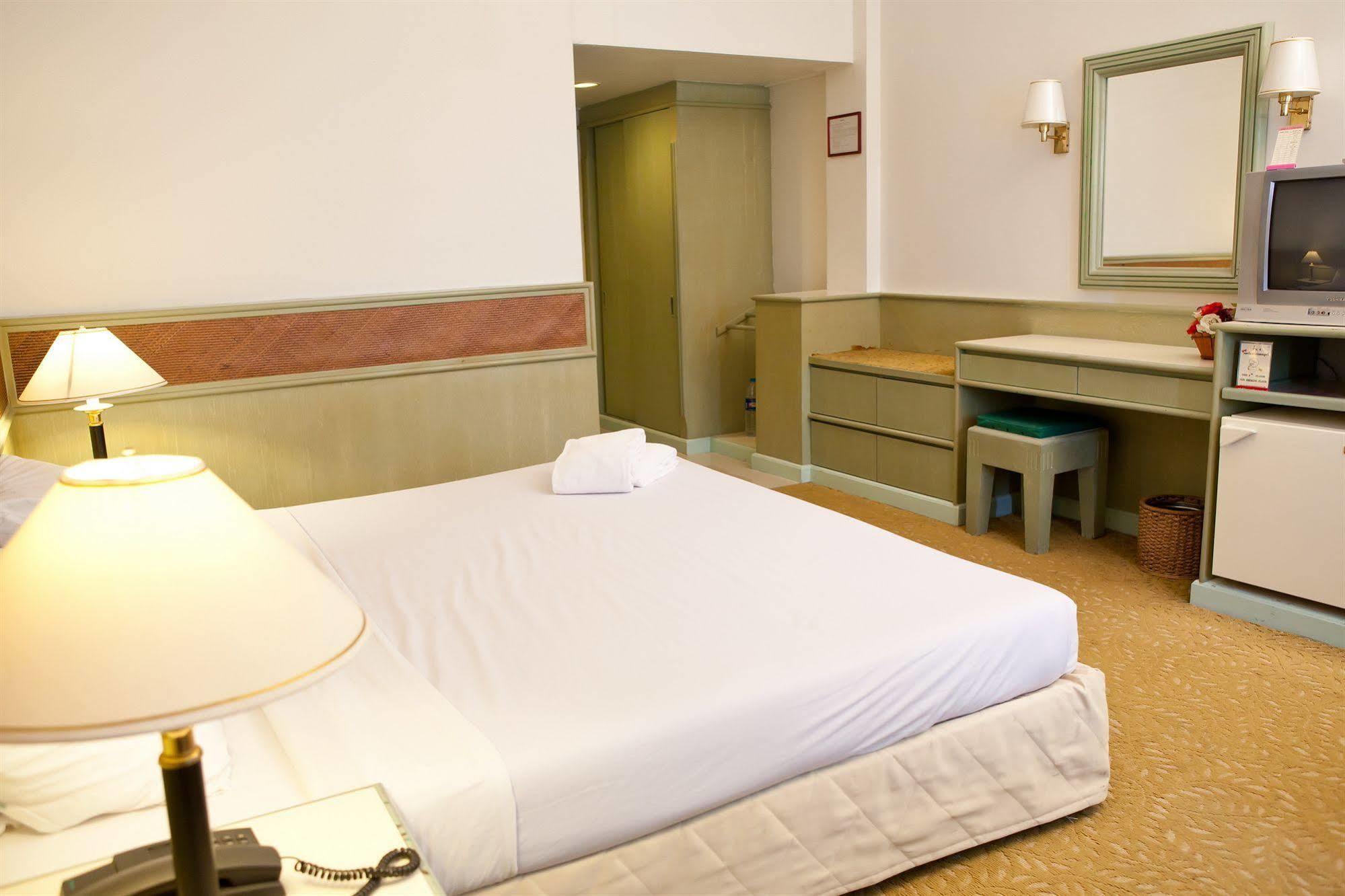 Tanyong Hotel Narathiwat Dış mekan fotoğraf